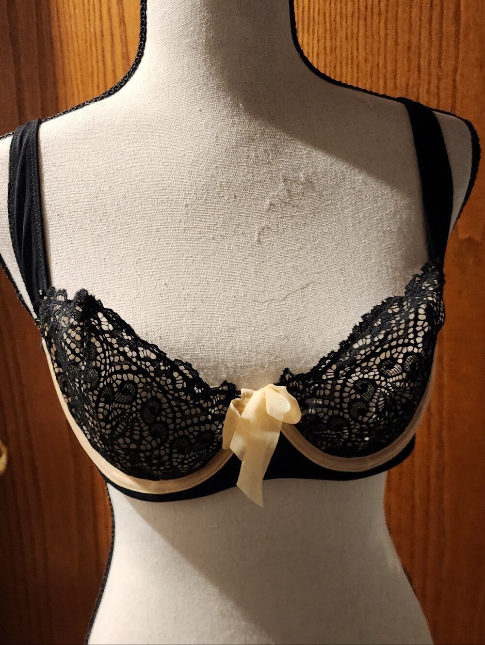 Gilligan +O'malley Black Lace Underwire Bra with Cream Bow 38C NEW